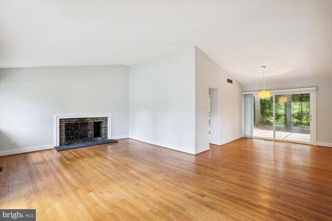 Building Photo - 8206 Stone Trail Dr