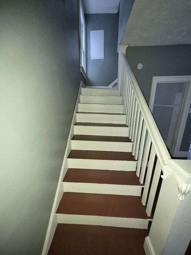 Building Photo - 565 Garfield Pl