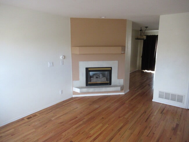 Building Photo - 6154 Colony Cir