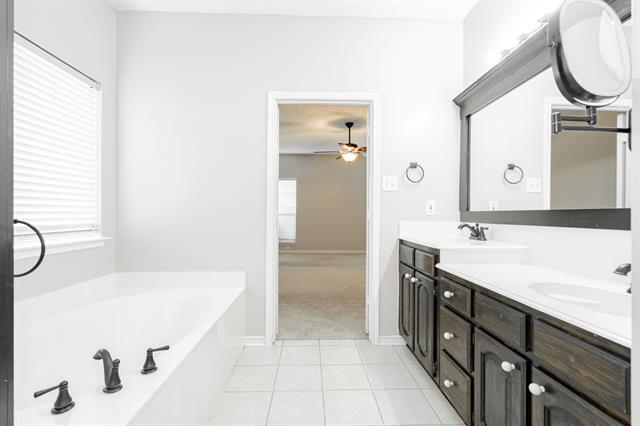 Building Photo - 920 Dogwood Ln