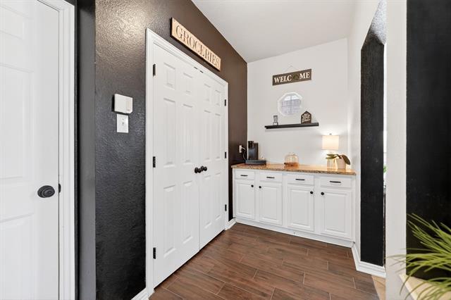 Building Photo - 8310 Sawgrass Ln