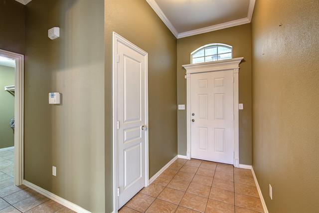 Building Photo - 304 Vista Way Dr