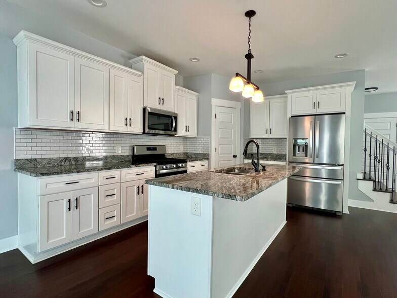 Kitchen - 530 Paragon Mills Rd