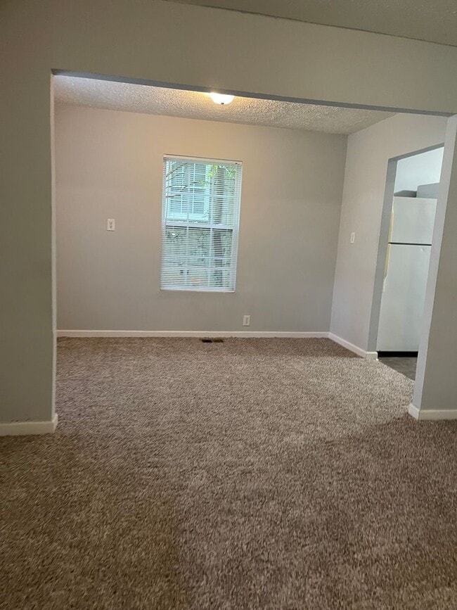 Building Photo - Normaltown Area Home! Available August 2026