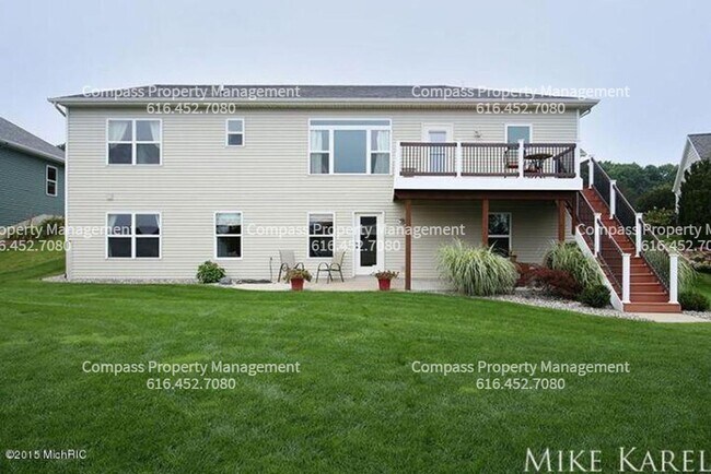 Building Photo - COMING SOON! 5 Bed 3.5 Bath Home in Hudson...
