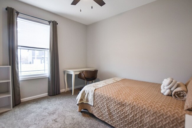 Building Photo - Pet Friendly Three Bedroom!