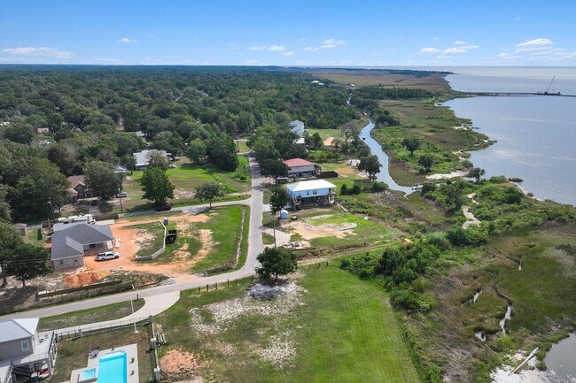 Building Photo - 3 Bedroom Home in Ocean Springs