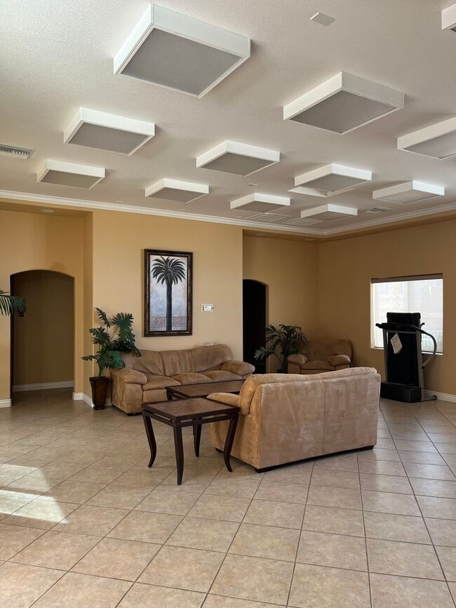 Building Photo - WINTER VACATION RENTAL - 3 Bedroom/3 Bath Condo