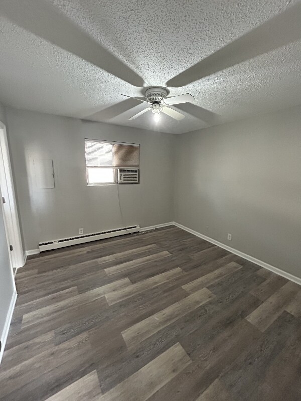 Building Photo - 276 White Bridge Pike