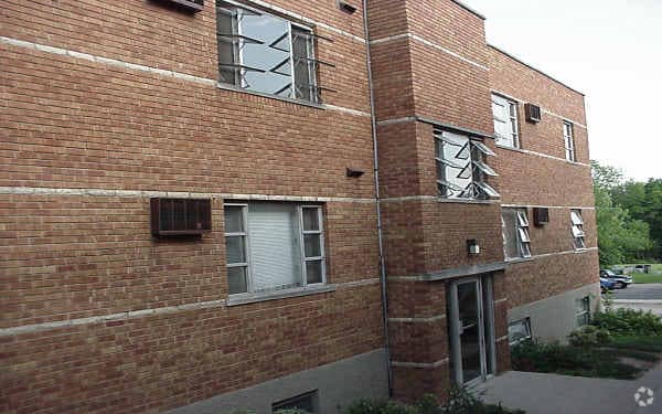 Building Photo - Werk Apartments