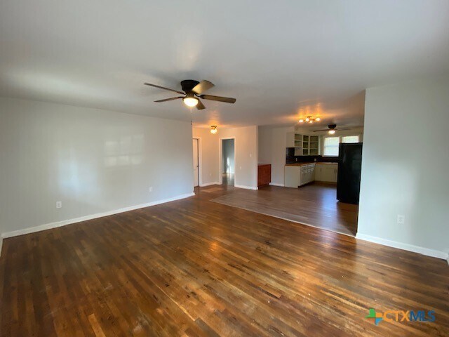 Building Photo - 111 N Cedar Ave