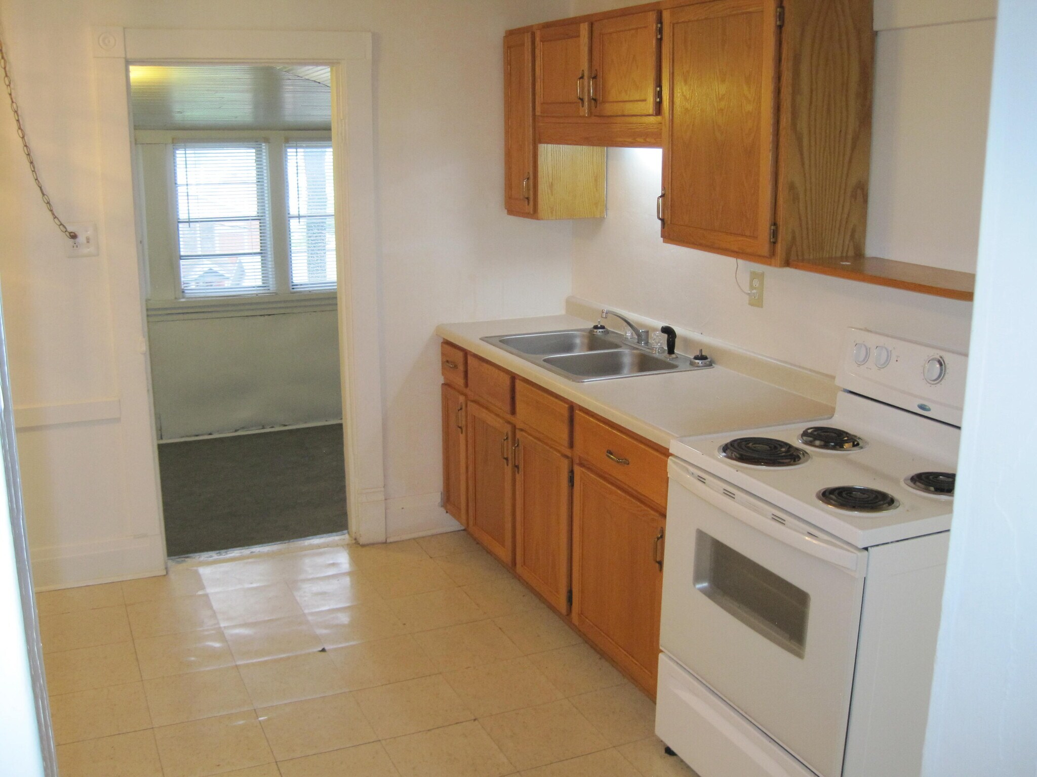 Building Photo - 1515 E Madison St