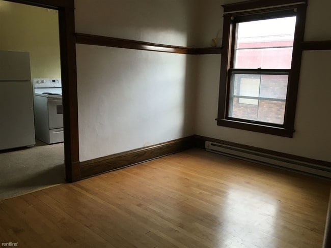 Building Photo - 230 Central Ave S