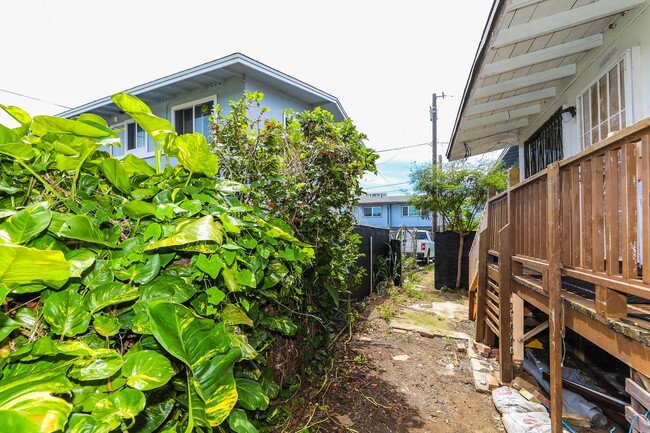 Building Photo - 1422 Pua Ln