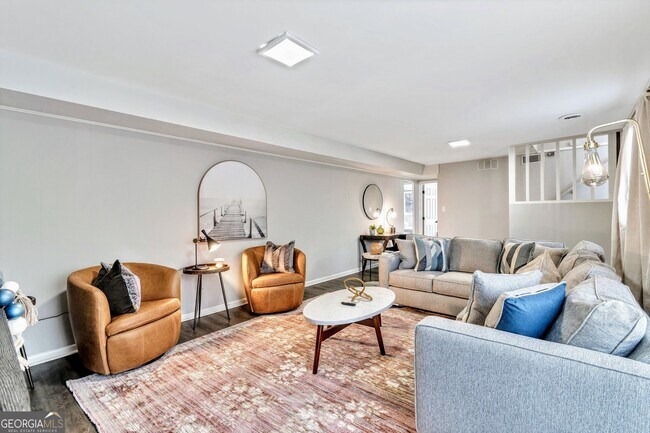 Building Photo - 2480 Powers Ferry Dr SE