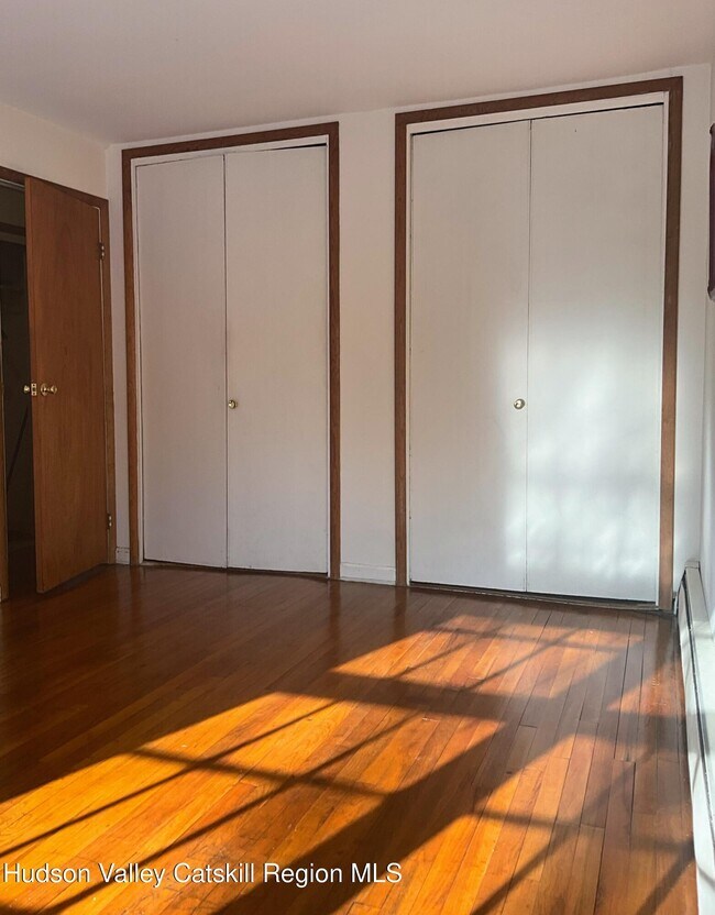 Building Photo - 3 Huguenot St