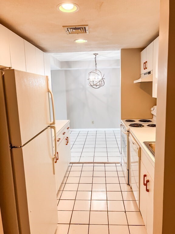 Building Photo - 68 N Washington St