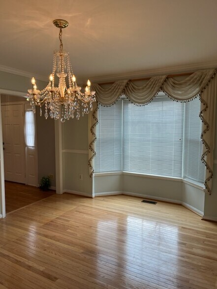 Building Photo - 3505 Cherryvale Dr