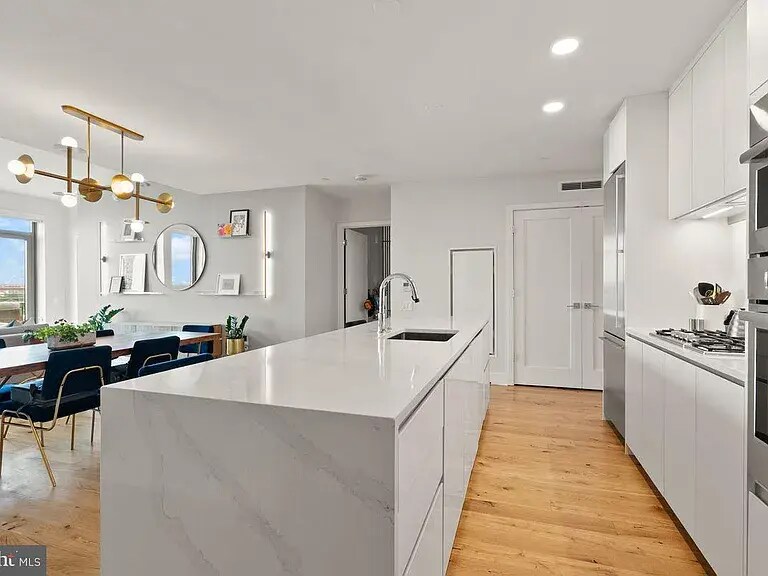 Building Photo - 1211 Van St SE