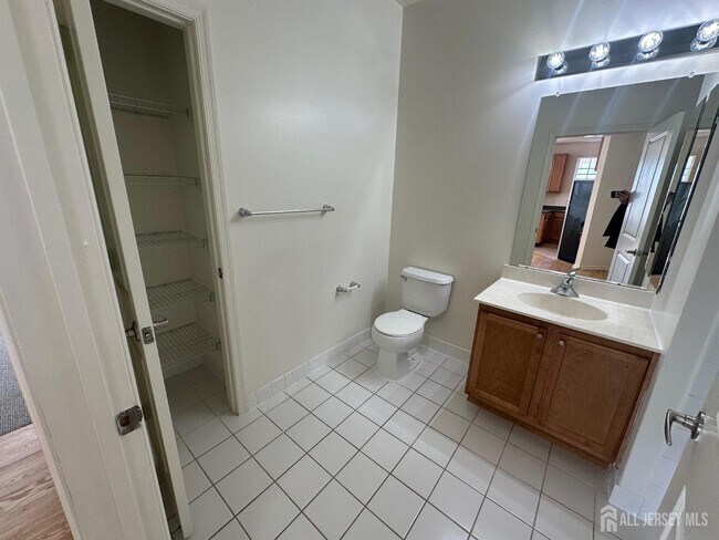 Building Photo - 45 Roosevelt Ave