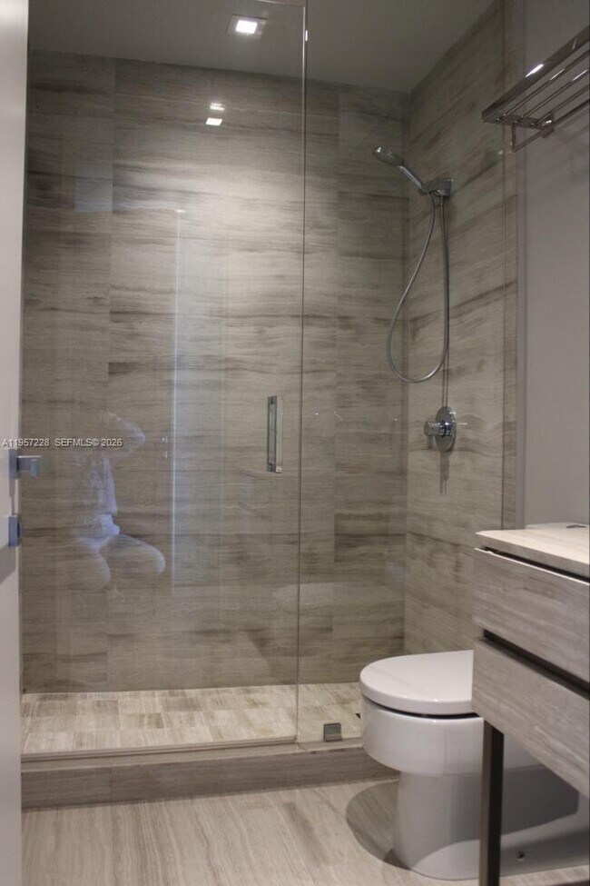 Building Photo - 18975 Collins Ave