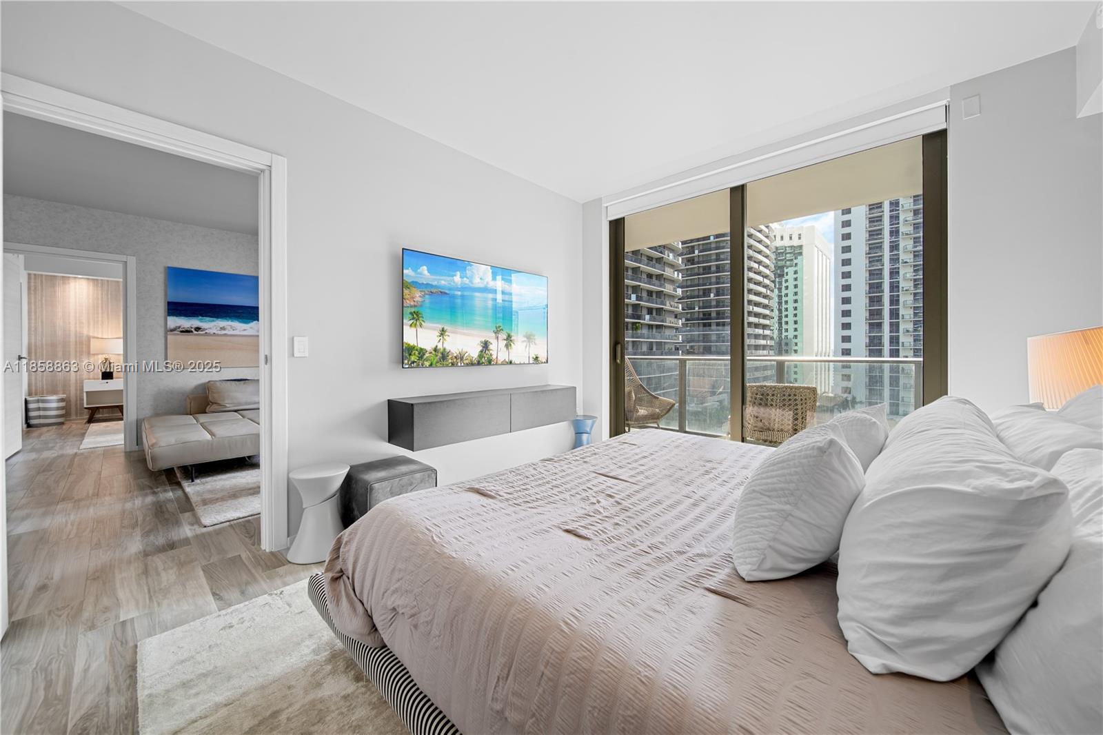 Building Photo - 801 S Miami Ave