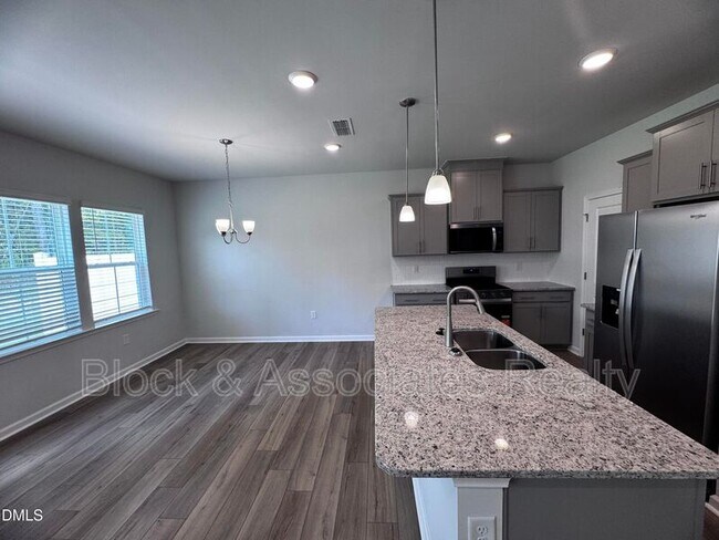 Building Photo - 205 Broomside Ave