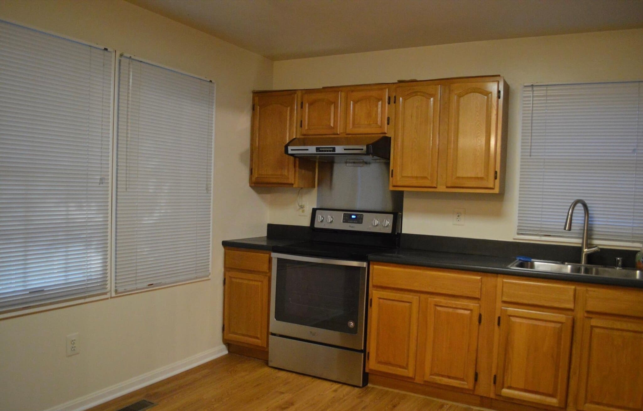Kitchen - 17129 Briardale Rd