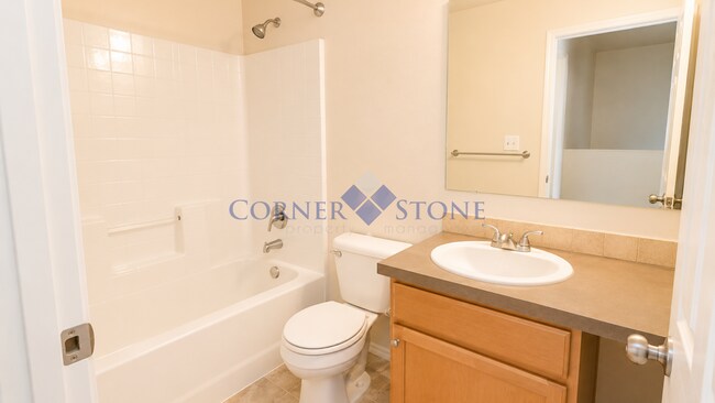 Building Photo - Spacious Home with Fenced Backyard!