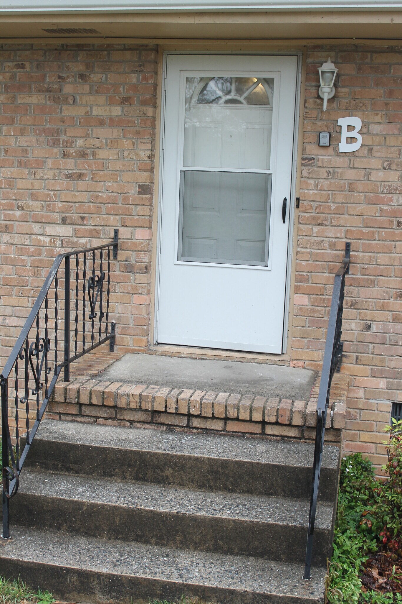 Building Photo - 756 Sunset Blvd SW