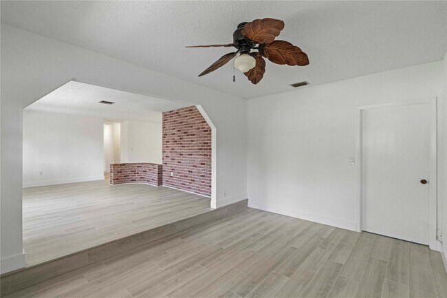 Building Photo - 16900 SW 62nd St