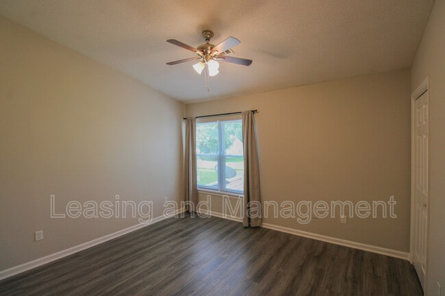 Building Photo - 803 Reserve Way
