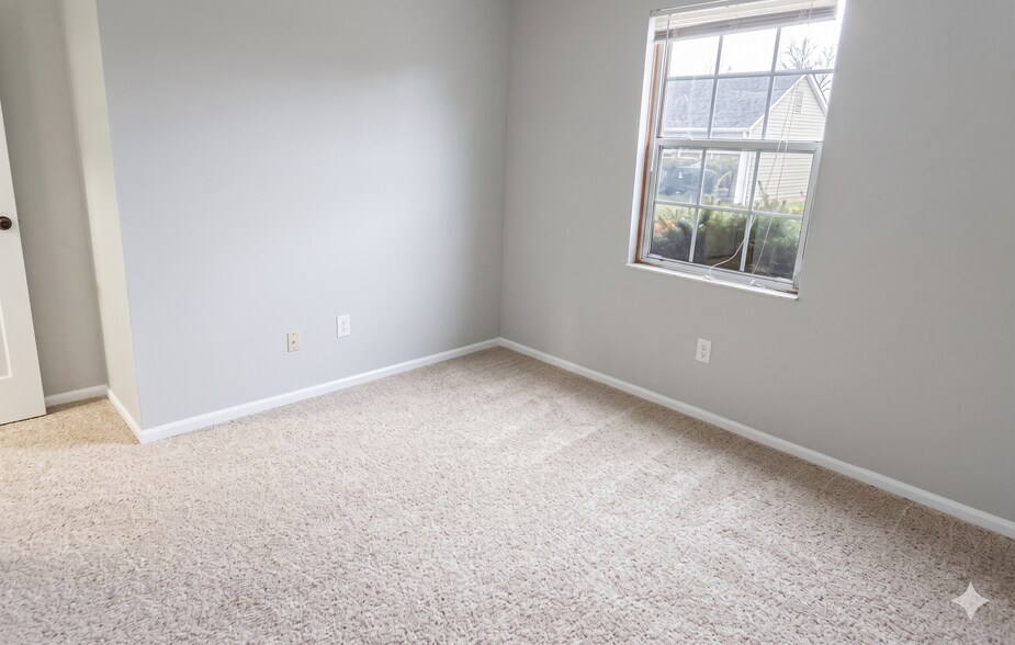 Building Photo - 7891 Thornfield Ln