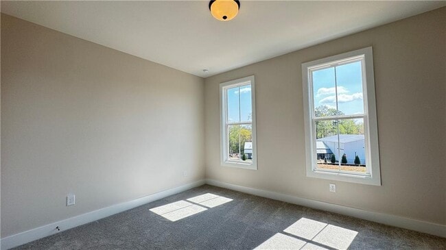 Building Photo - 2694 Evers Dr NE