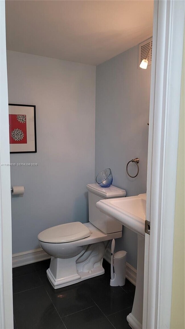 Building Photo - 137 Golden Isles Dr