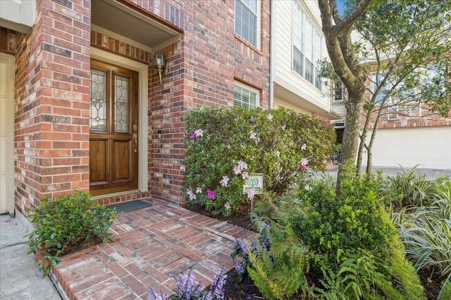 Building Photo - 2626 Commonwealth St