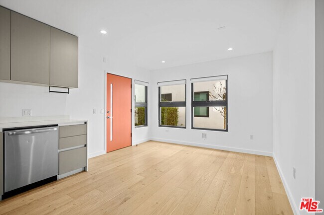 Building Photo - 11795 Gateway Blvd
