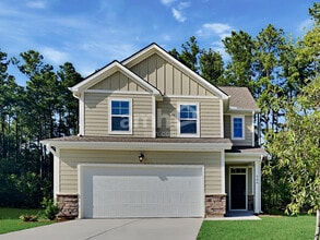 Building Photo - 223 S Live Oak Dr