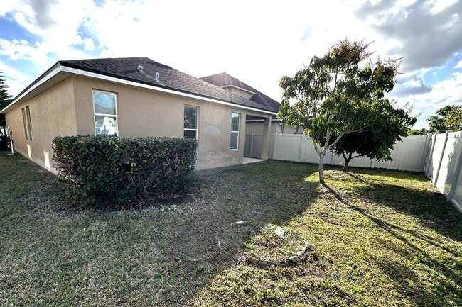 Building Photo - 7529 Azalea Cove Cir