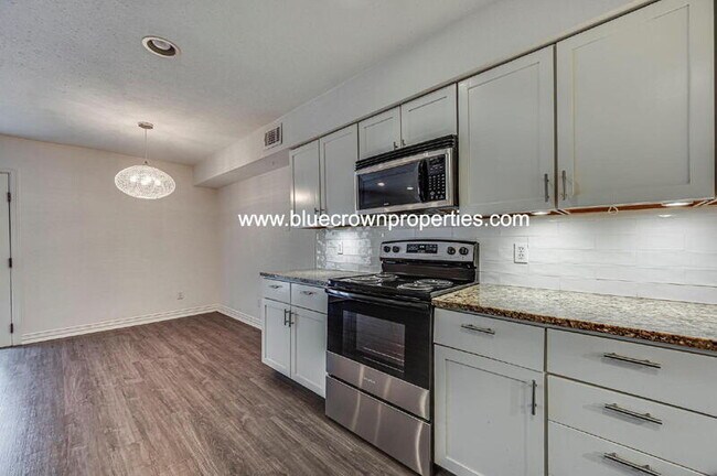 Building Photo - 2722 Knight St