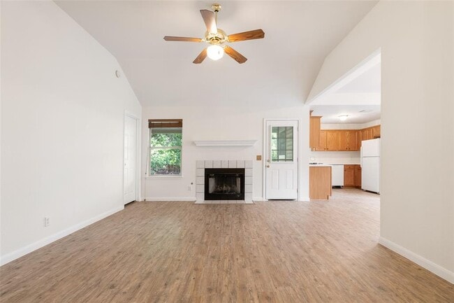 Building Photo - 13806 Greinert Dr