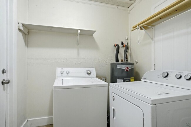 Building Photo - 129 Mountain View Dr