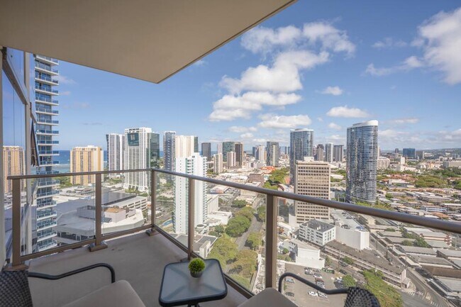 Building Photo - 1388 Kapiolani Blvd