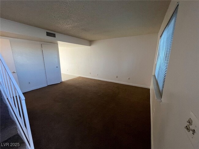 Building Photo - 2112 Sun Ave