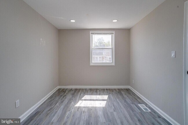Building Photo - 4100 Colborne Rd
