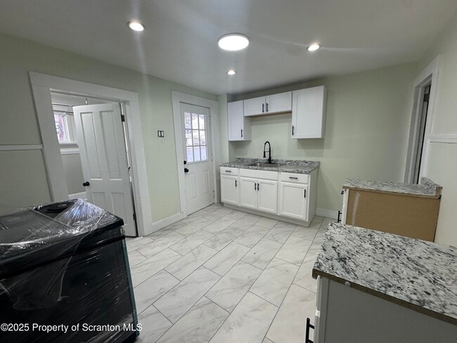 Primary Photo - 1264 S 6th Ave