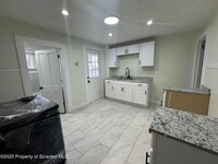 Building Photo - 1264 S 6th Ave