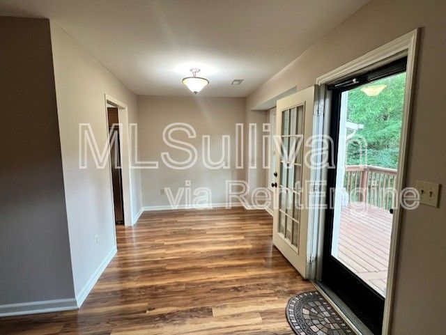 Building Photo - 105 Weathersfield Dr