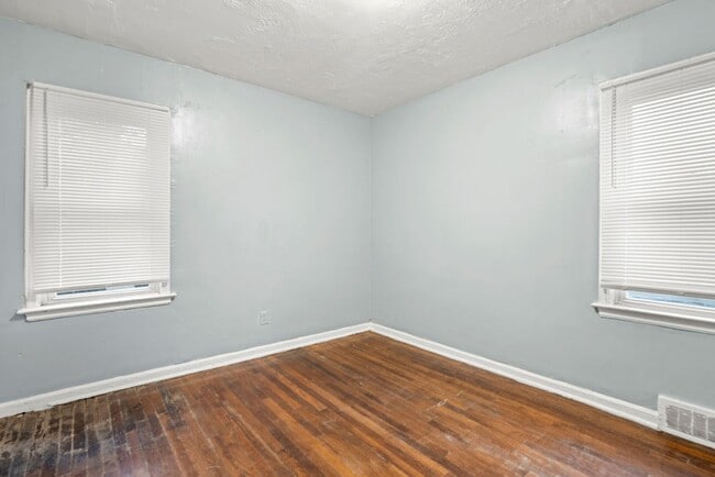 Building Photo - 1306 E 18th Ave