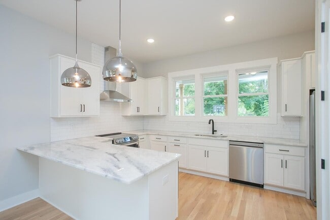 Building Photo - 1611 Century St